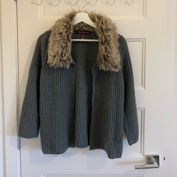 Faux fur collar vest - Picture 2 of 3